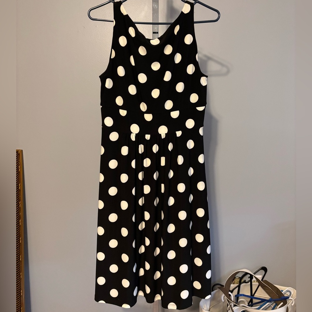 Chaps Women's SZ L Sleeveless Jersey Knit Black & White Polka Dots Dress